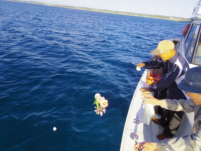 故郷宮古島の海へ散骨